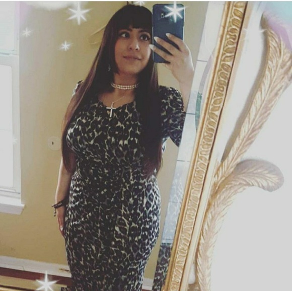 ✨Meet your Posher, Cristina✨ - Picture 5 of 6